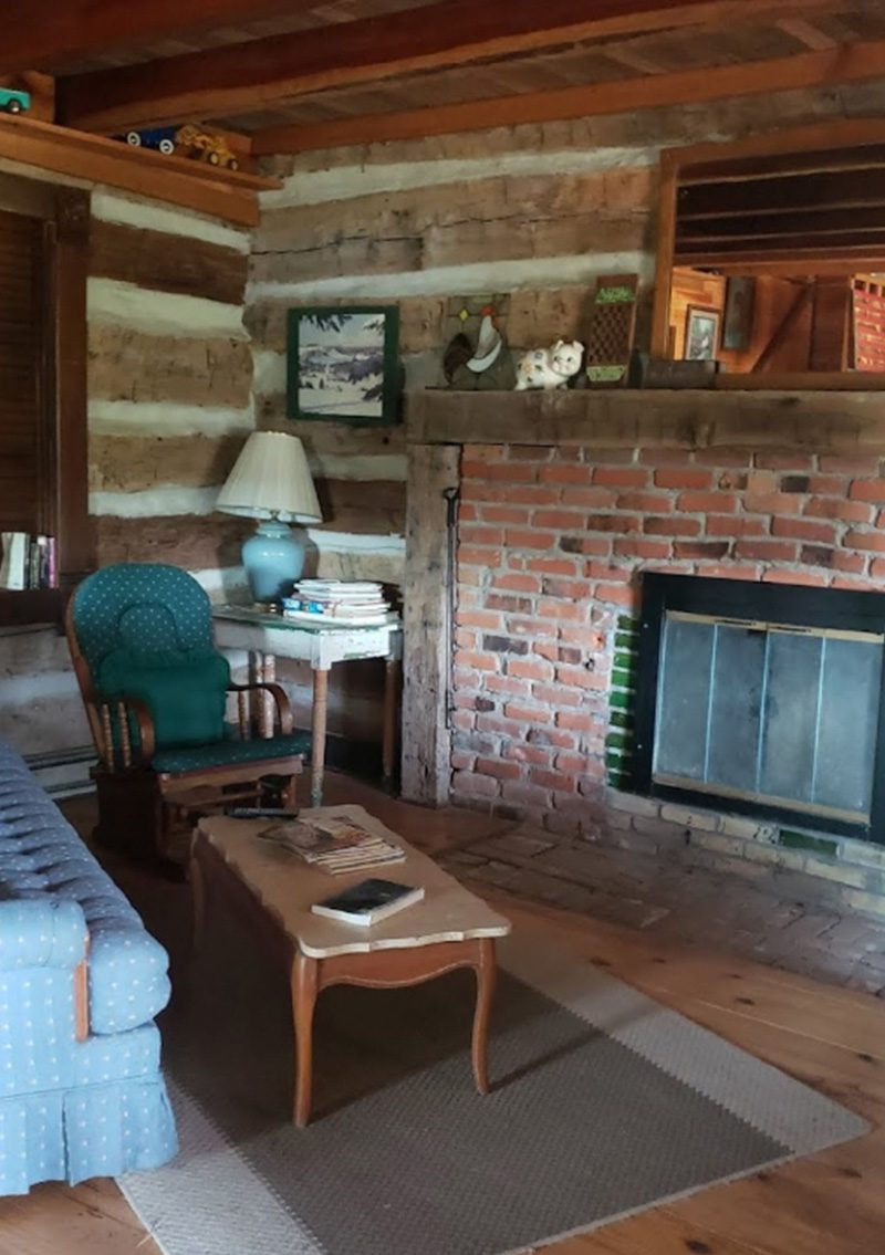 living room of Old Squat Inn cabin