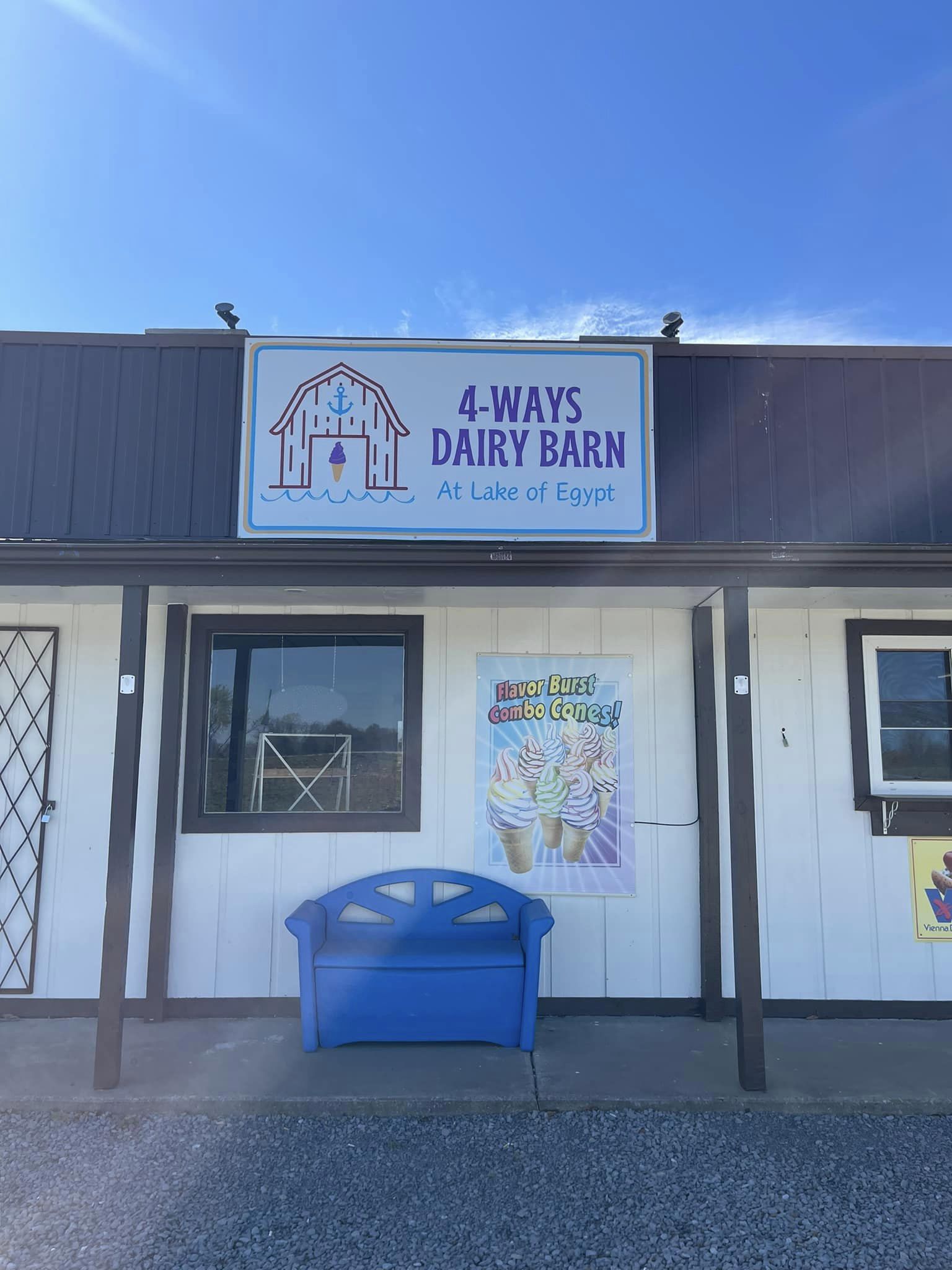 4-ways-dairy-barn-flavor-burst-combo-cones-lake-of-egypt-marion-illinois