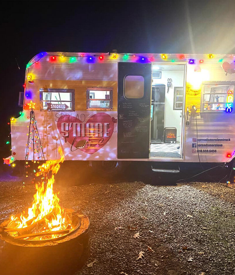 Spread-Smore-Love-Nighttime-Holiday-Rig