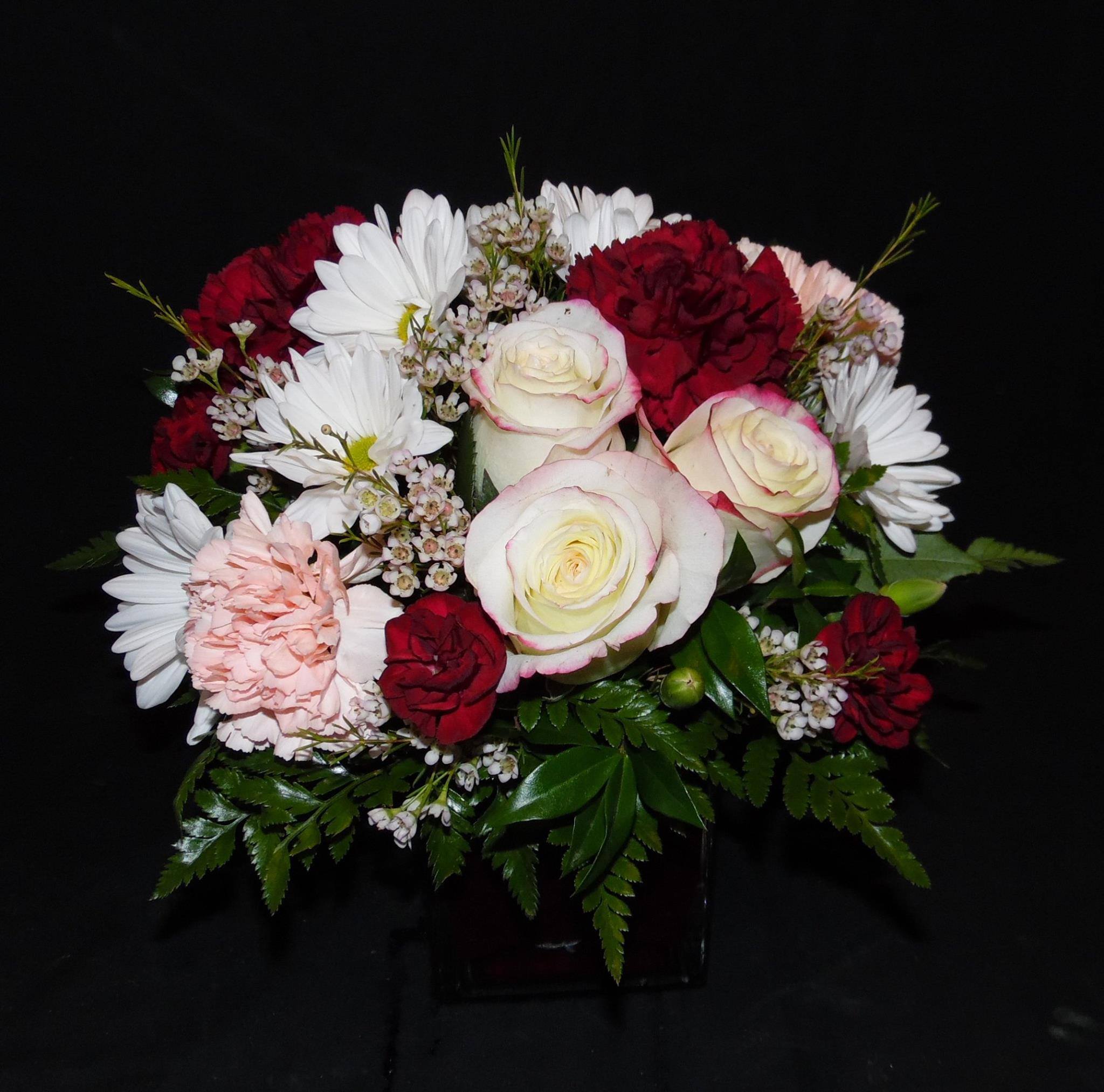 foxs-flowers-gifts-white-roses-marion-illinois