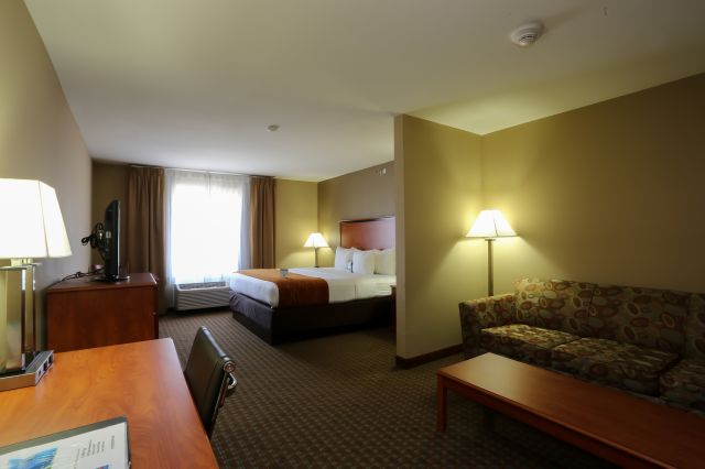 comfort-inn-suites-suite-marion-illinois