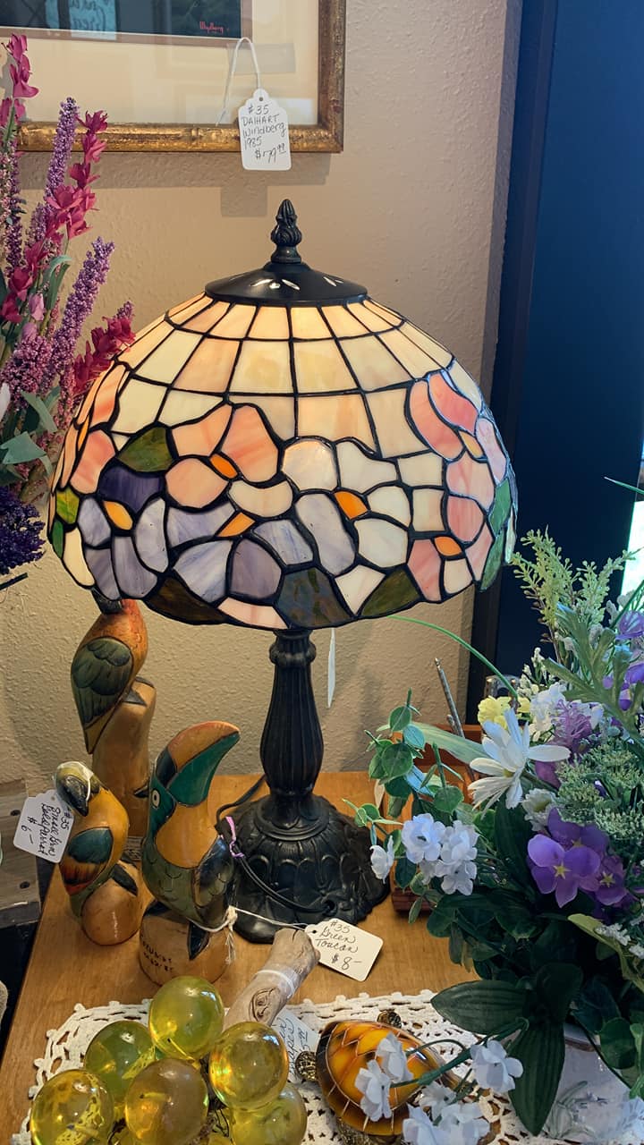 treasures-of-old-antiques-tiffany-lamp-marion-illinois