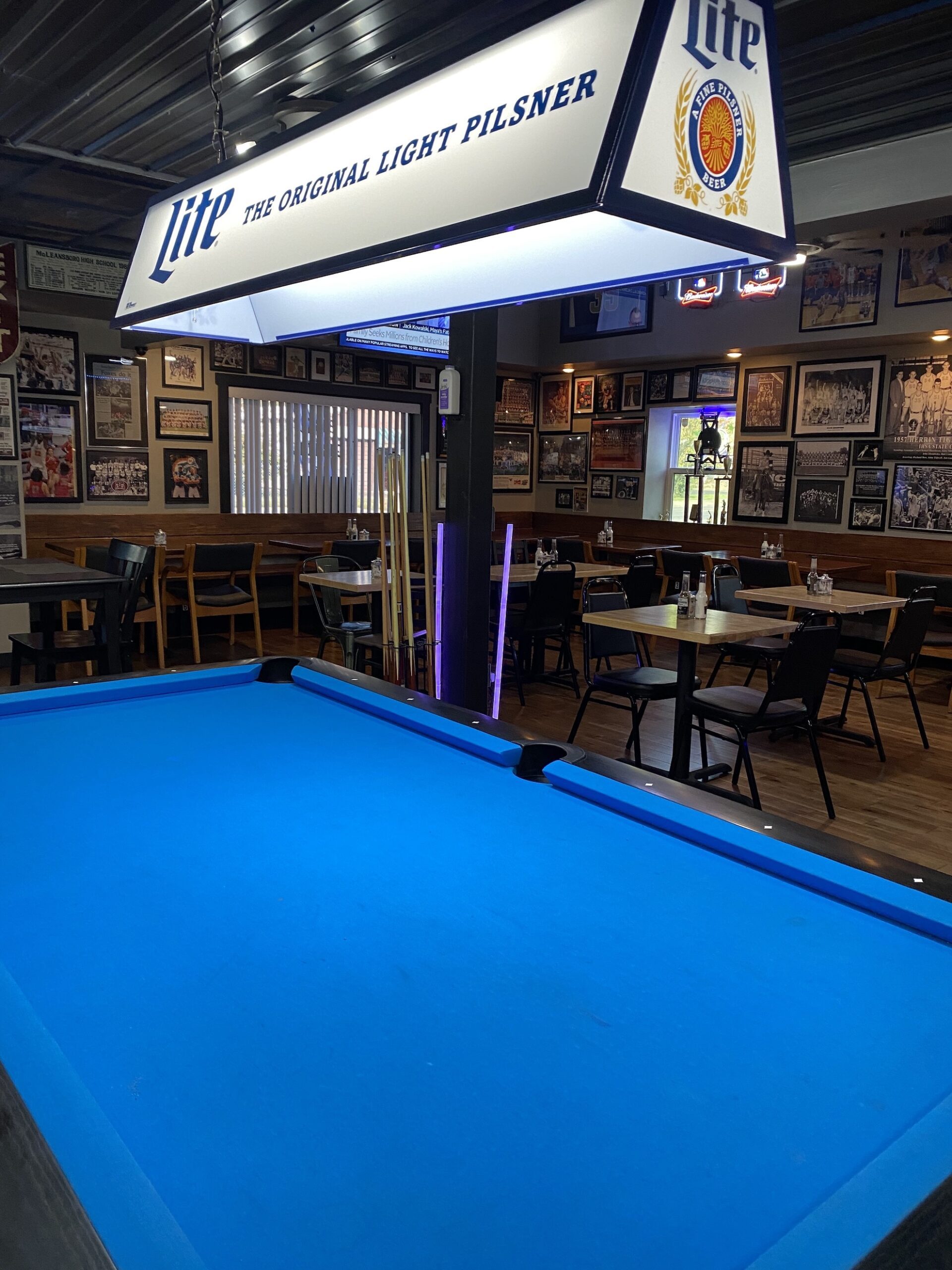 champs-games-grill-pool-table-herrin-illinois