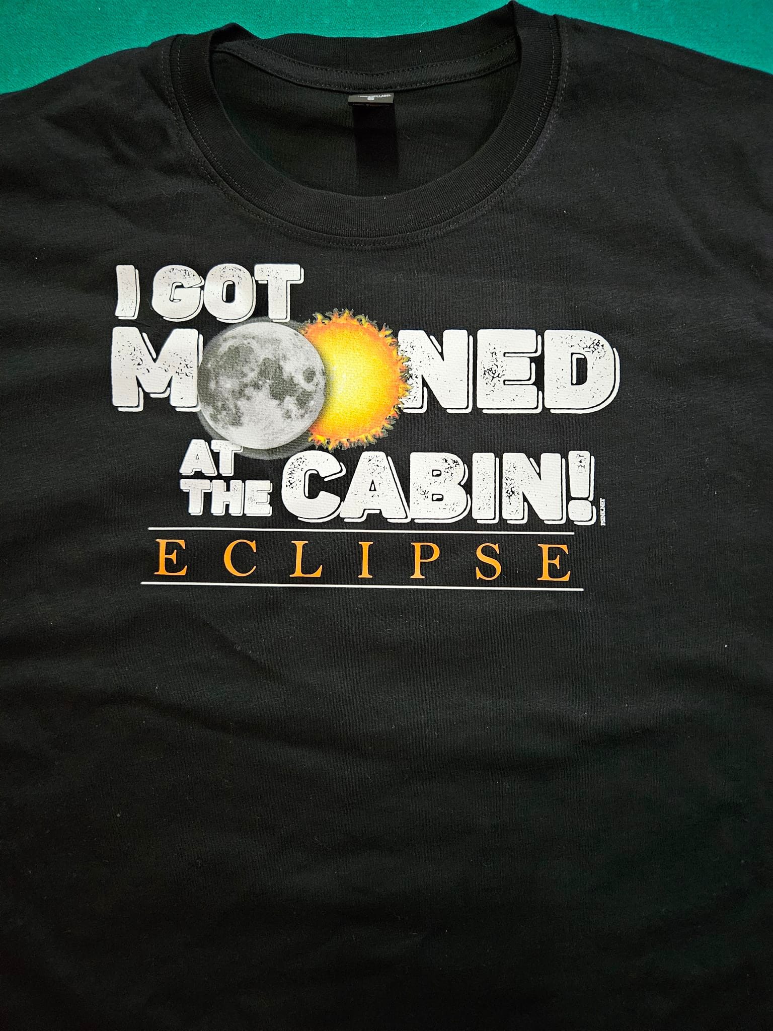 Cabin Eclipse Party - visitSI