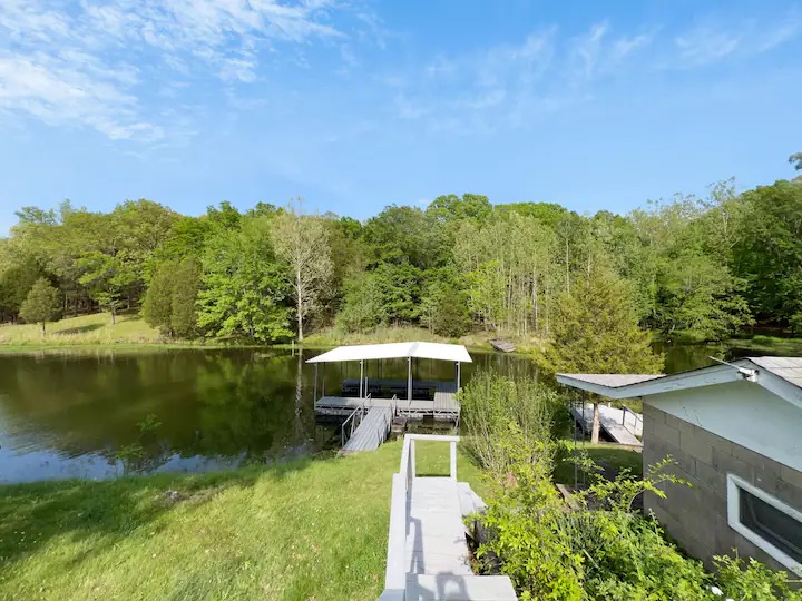 lake-escape-modern-cottage-lake-of-egypt-marion-southern-illinois