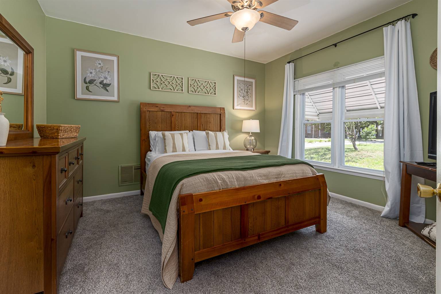 color-me-home-bedroom-marion-illinois