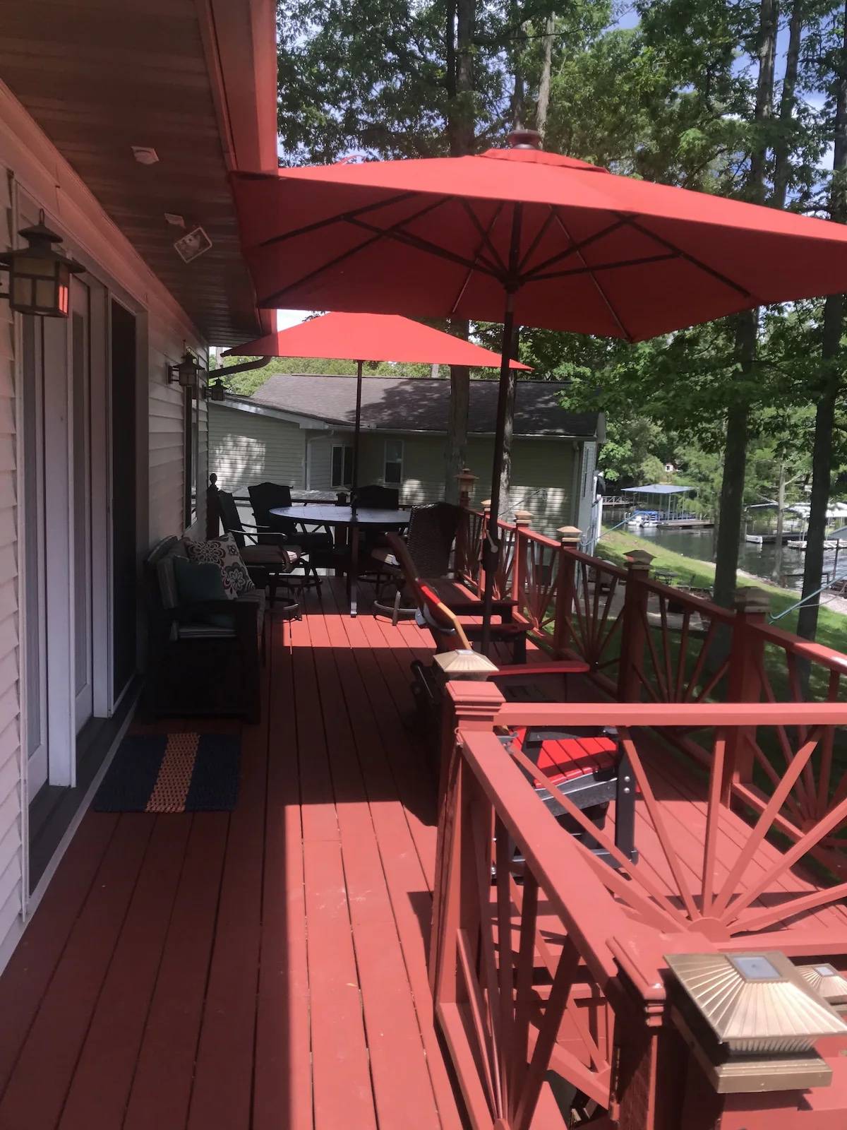 reimann-lakefront-rental-deck-creal-springs-illinois