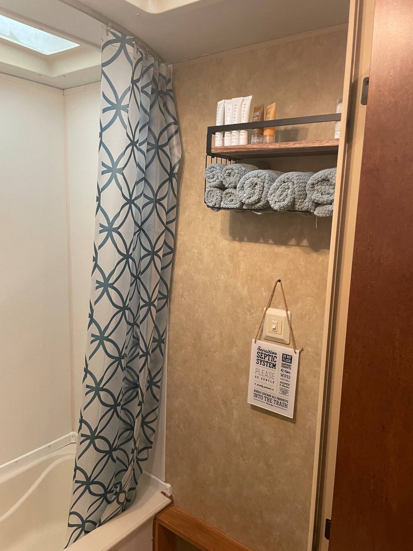 cozy-camper-creal-springs-southern-illinois